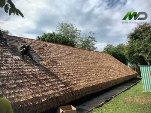 Cải Tạo Mái Lá Nhân Tạo Nhà Dài