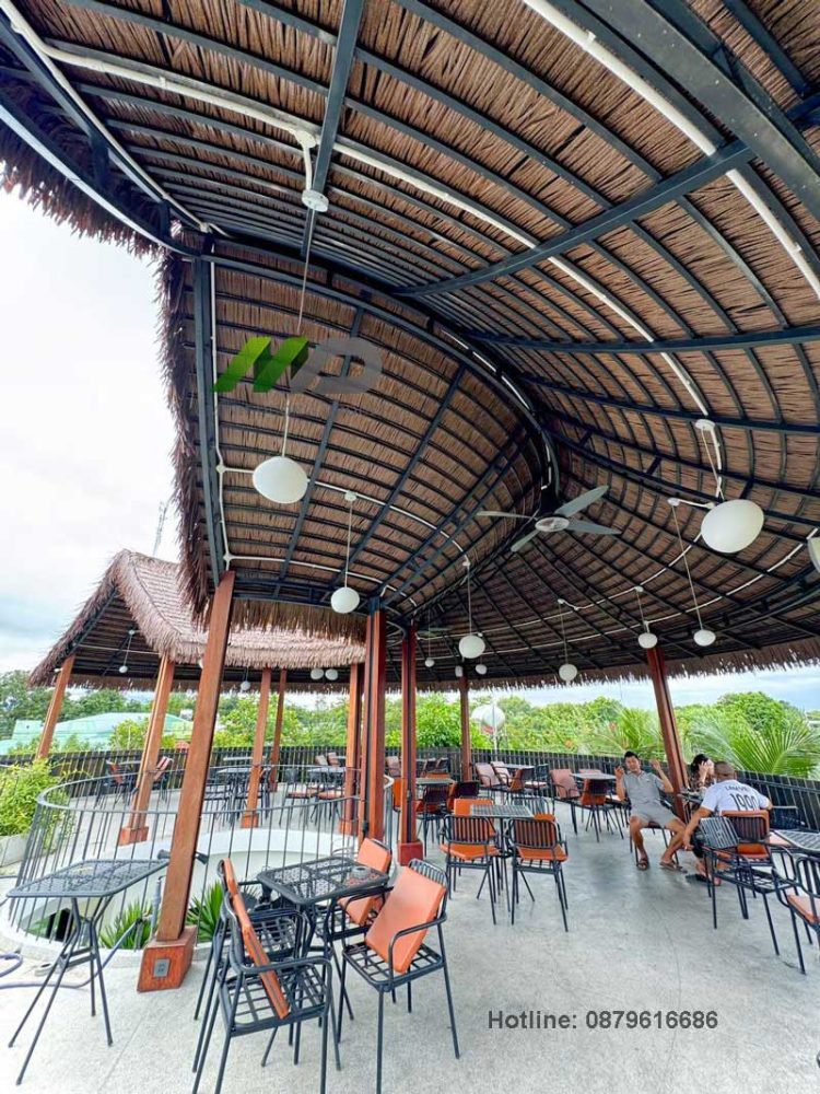 Top Mẫu Mái Lá Cọ Nhân Tạo Đẹp Cho Resort, Quán Cafe, Nhà Hàng 6 mai la co nhan tao07 scaled